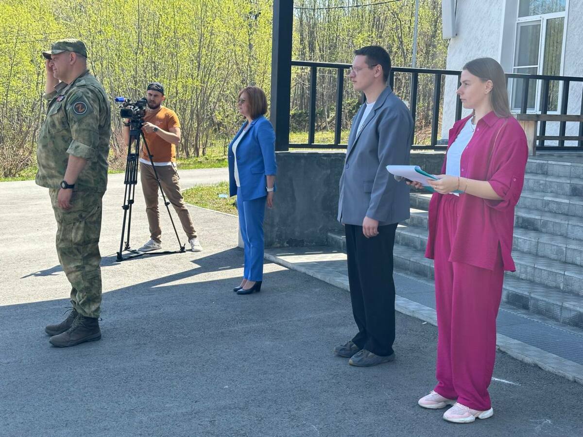 На Камчатке впервые стартовала военно-спортивная профильная смена для школьников «Время героев»