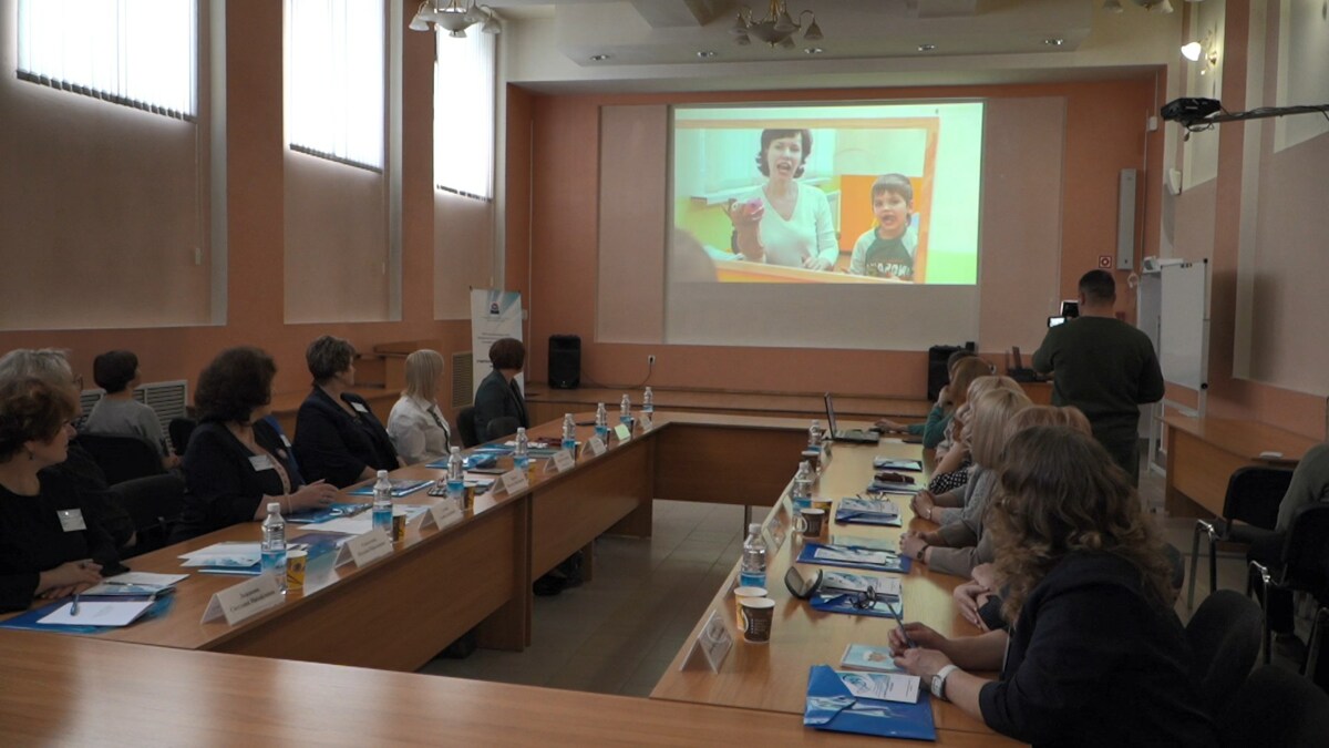 В Год педагога и наставника на Камчатке стартовал конкурс «Учитель-дефектолог России»